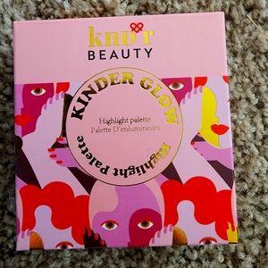 KNDR Beauty Highlight Pallette